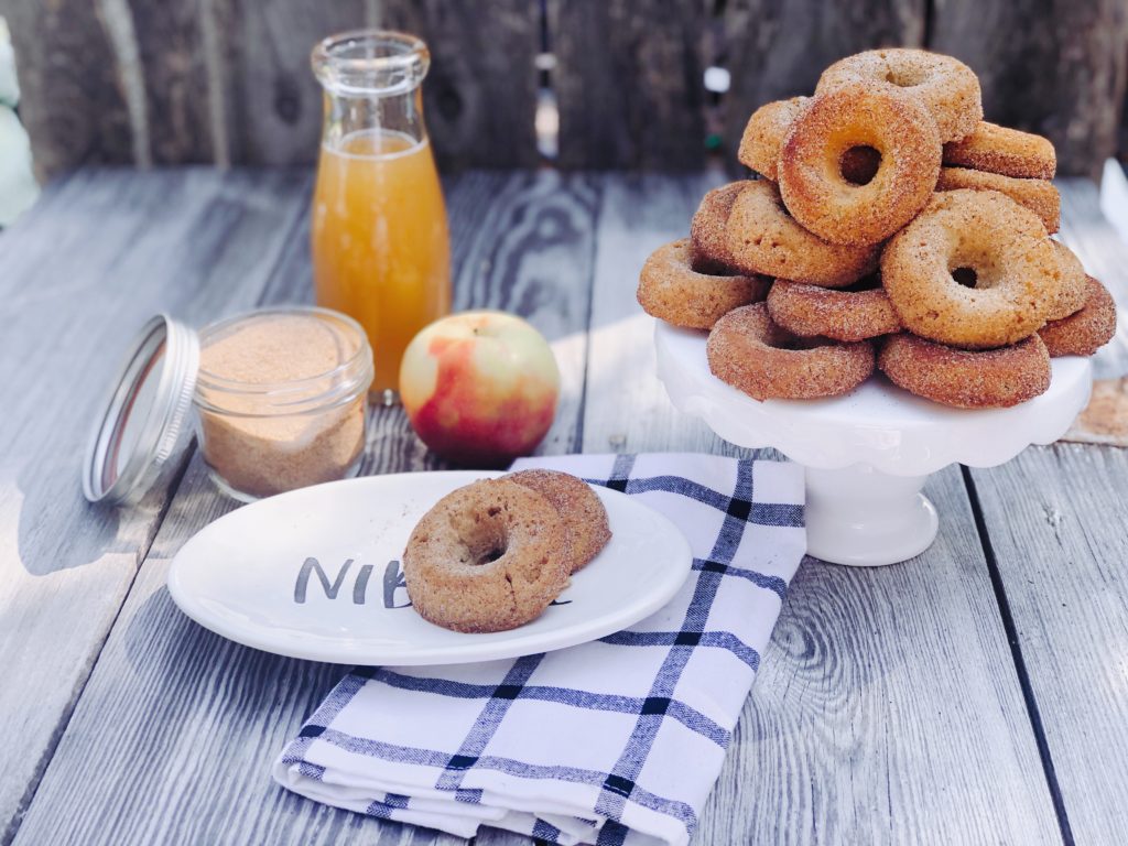 Apple Cider Donuts from Farmwife Feeds are all the taste of fall in donut form and use simple ingredients to make! #donuts #fall #apple #cider