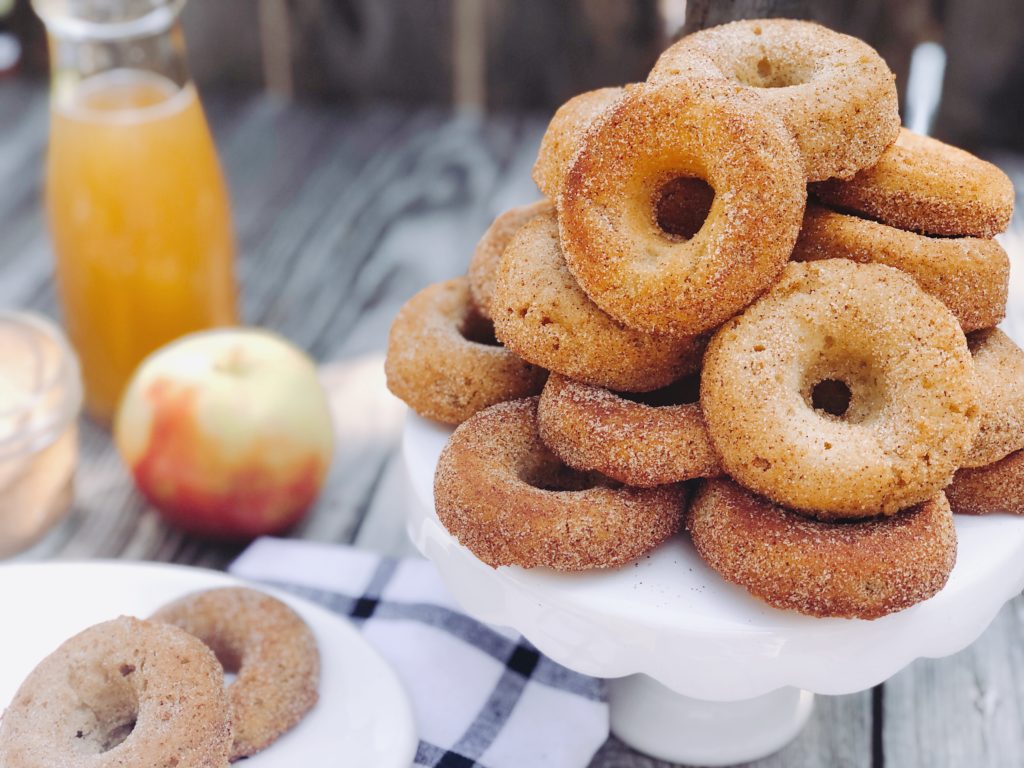 Apple Cider Donuts from Farmwife Feeds are all the taste of fall in donut form and use simple ingredients to make! #donuts #fall #apple #cider