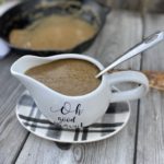 Easy Beef Gravy from Scratch by Farmwife Feeds is rich thick gravy made with 4 ingredients that you most likely have on hand. #beef #gravy #homemade #easy