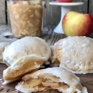 Apple Hand Pies from Farmwife Feeds are the perfect hand-held treats for any occasion that everyone will love. #applepie #apples #handpies