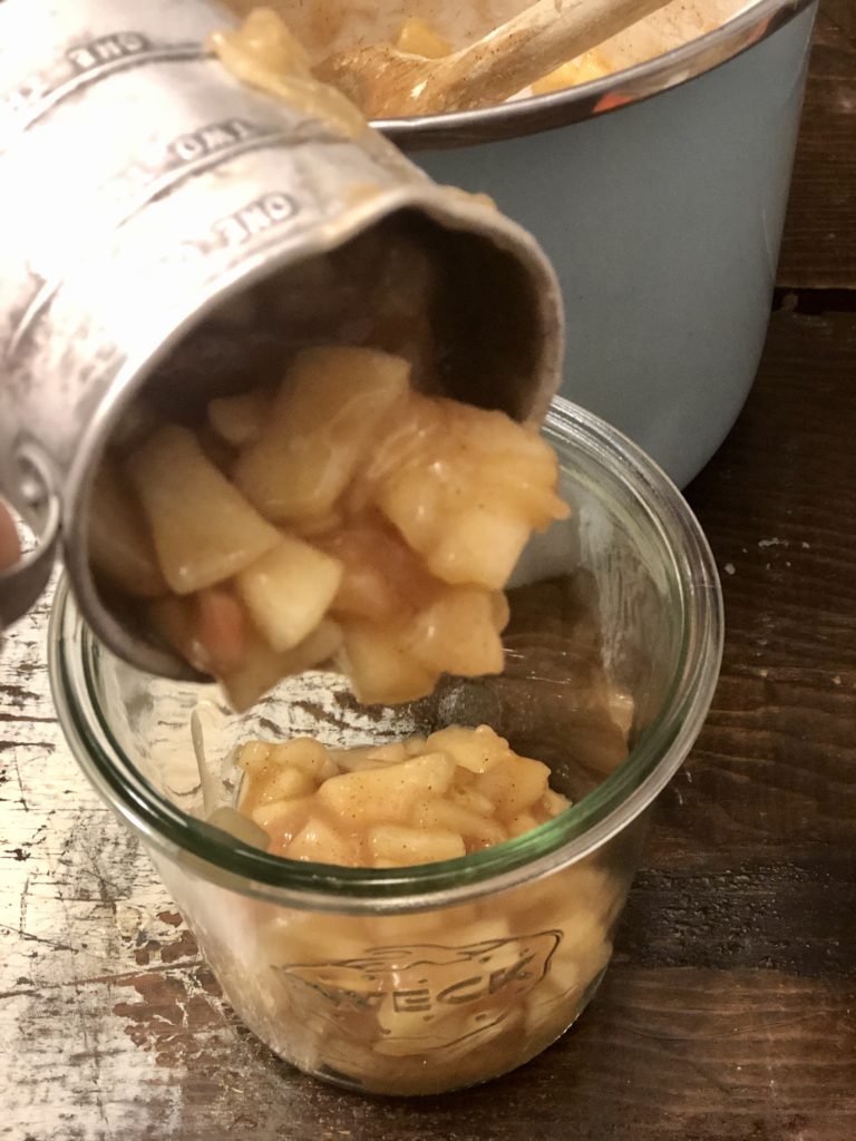 Apple Pie Filling and Topping from Farmwife Feeds is a quick delicious way to freeze apple pie filling ready for anytime the craving hits. #applepie #apple #freezerprep