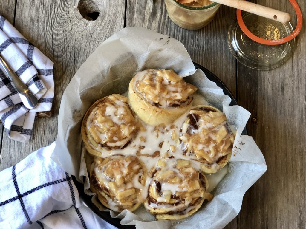 Easy Peasy Apple Pie Cinnamon Rolls from Farmwife Feeds taste like homemade, the perfect way to make semi-homemade for a delicious treat everyone will love. #cinnamonrolls #breakfast #semihomemade #applecinnamonrolles