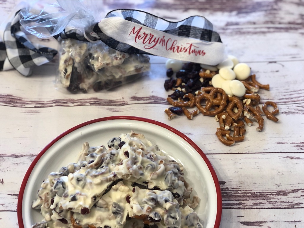 White Chocolate Cranberry Pretzel Bark from Farmwife Feeds, a simple 3 ingredient candy, easy to make and easy to share. #bark #cranberry #whitechocolate #pretzels