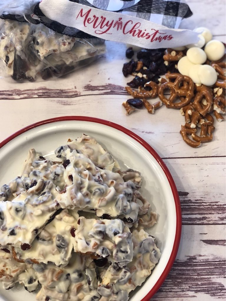 White Chocolate Cranberry Pretzel Bark from Farmwife Feeds, a simple 3 ingredient candy, easy to make and easy to share. #bark #cranberry #whitechocolate #pretzels