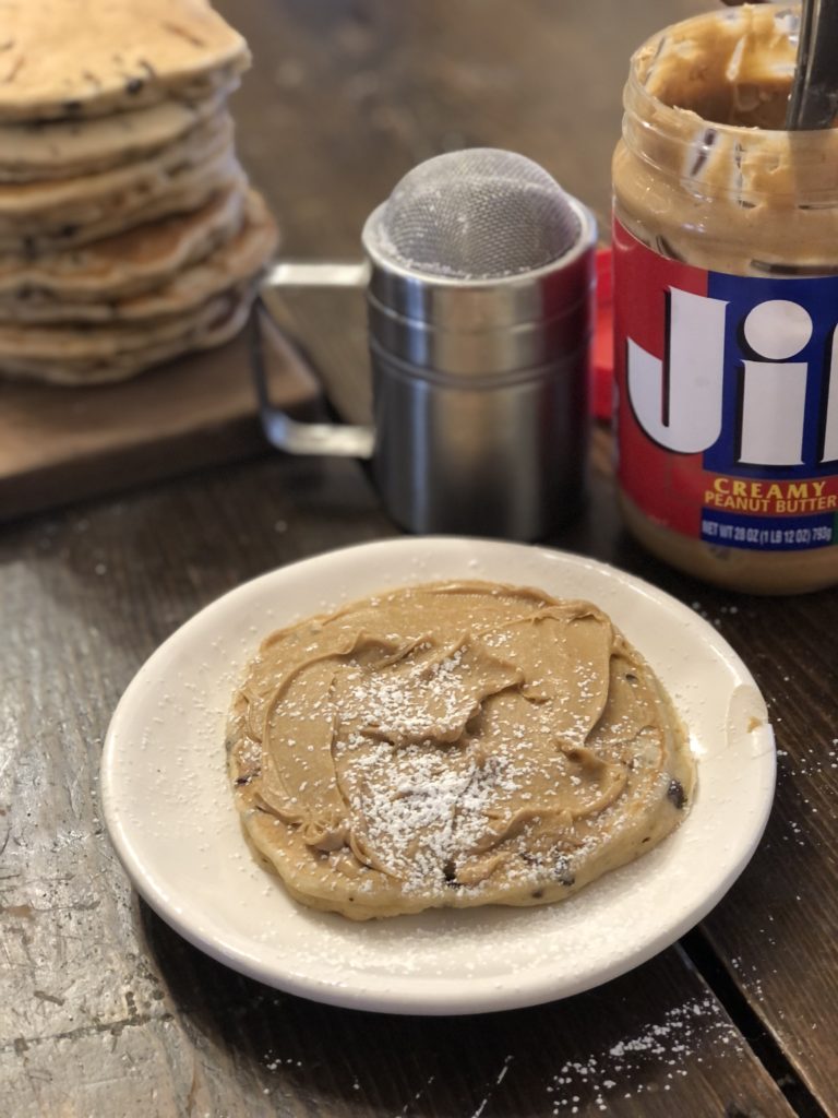 Banana Oatmeal Pancakes from Farmwife Feeds, a simple "healthy" pancake with no added sugar, great any time of the day. #glutenfree #pancake