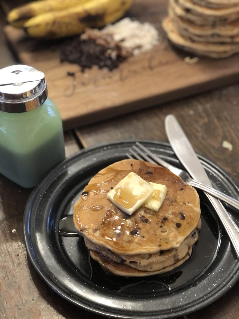 Banana Oatmeal Pancakes from Farmwife Feeds, a simple "healthy" pancake with no added sugar, great any time of the day. #glutenfree #pancake