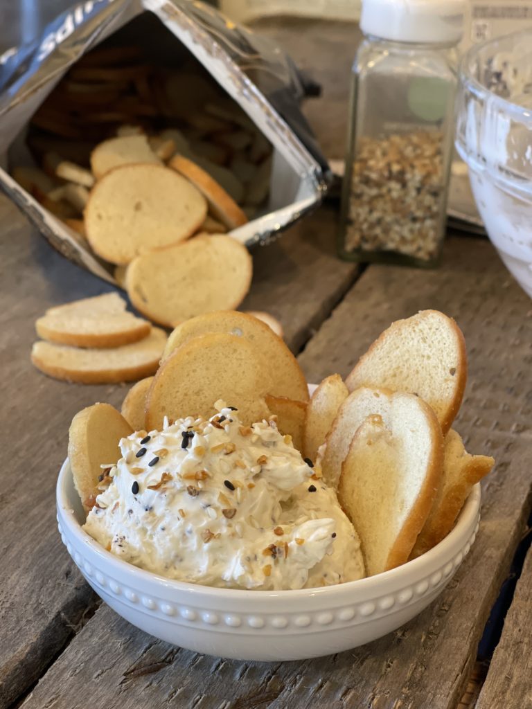 3 Ingredient Everything Bagel Dip from Farmwife Feeds is 3 ingredients and 3 minutes to a delicious snack or to share with company. #everythingbagel #dip #easyrecipe