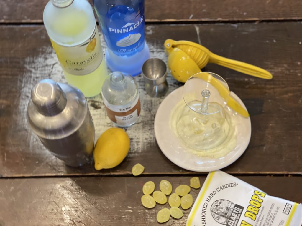 Lemon Drop Martini from Farmwife Feeds is a sweet tart decadent cocktail that's super easy to make at home. #martini #lemon #vodka #cocktail