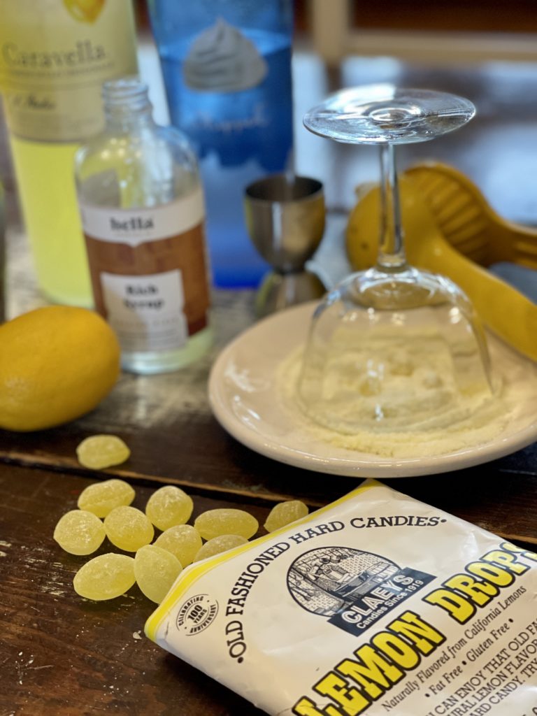 Lemon Drop Martini from Farmwife Feeds is a sweet tart decadent cocktail that's super easy to make at home. #martini #lemon #vodka #cocktail