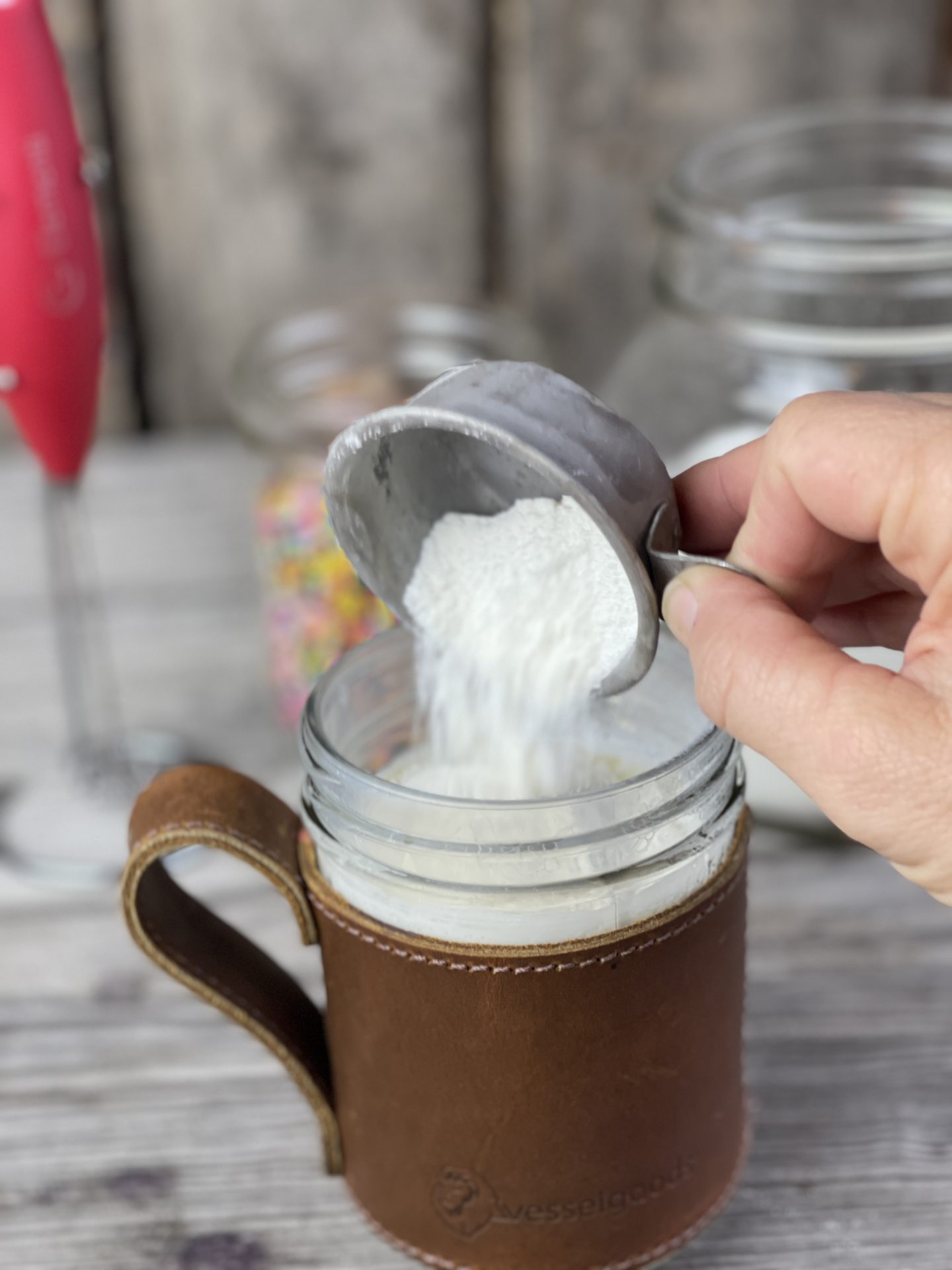 Homemade White Hot Chocolate Mix from Farmwife Feeds. A dry ingredient mix made in big batches so you can easily mix one cup of hot cocoa at a time. #whitechocolate #hotcocoa #milk