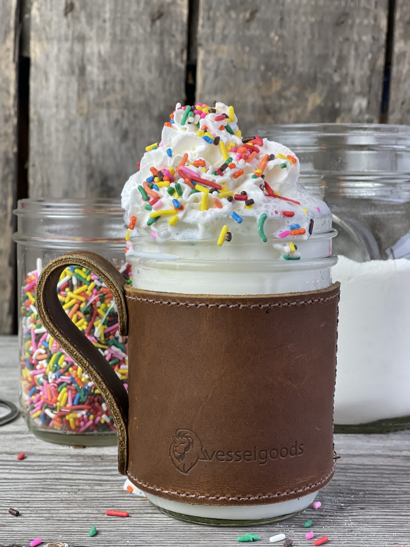 Homemade White Hot Chocolate Mix from Farmwife Feeds. A dry ingredient mix made in big batches so you can easily mix one cup of hot cocoa at a time. #whitechocolate #hotcocoa #milk